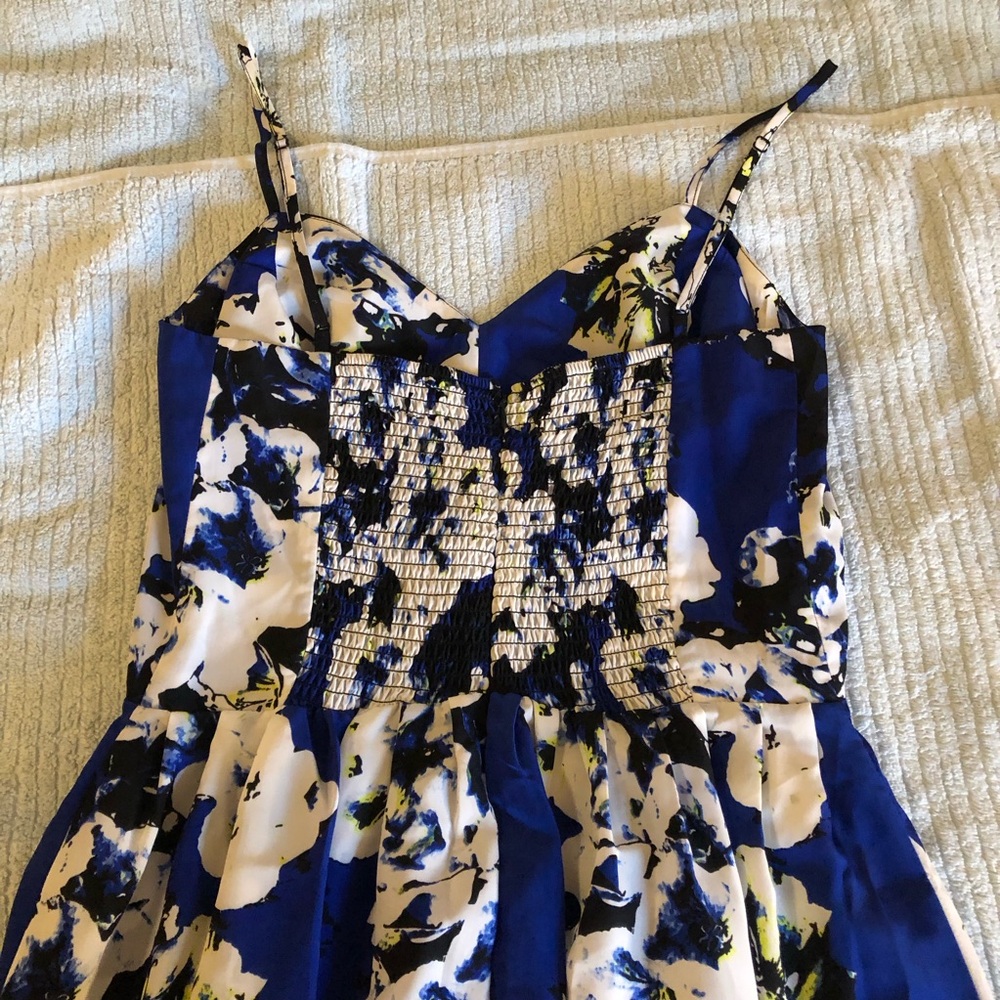 Parker Blue and White Floral Maxi Dress Size S - elastic back - Picture 4 of 9